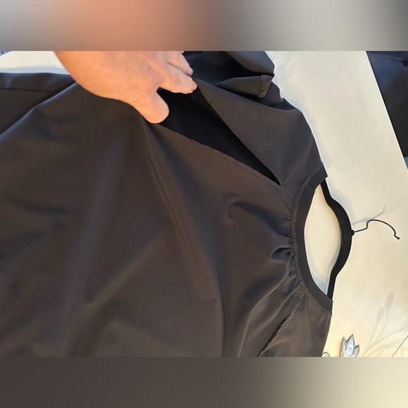 Fabletics black top, size XL - Picture 6 of 10